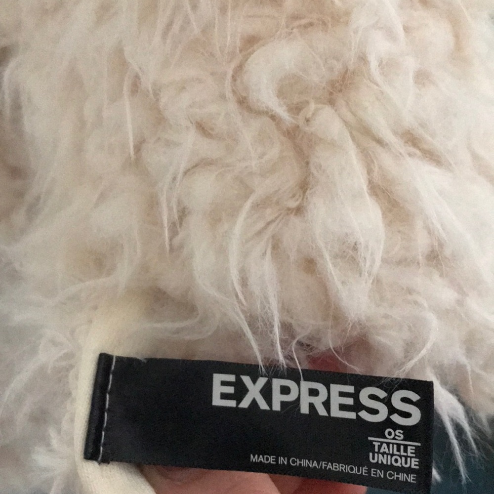 Express Cape - Picture 2 of 3
